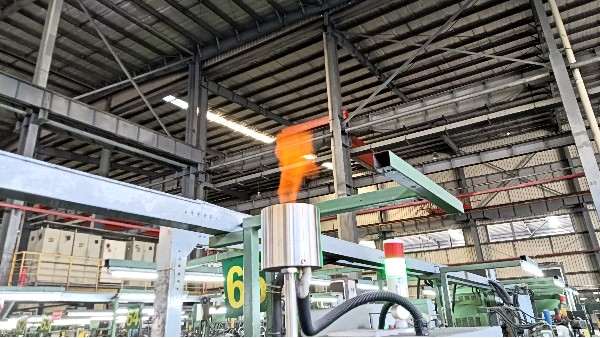 同是不銹鋼換熱管，為什么有的很亮，有的很暗