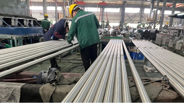 裝飾管的“表面文章”：從家居到建筑，如何兼顧美觀與耐久？