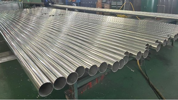 不銹鋼管大揭秘：工業(yè)與裝飾的奧秘！